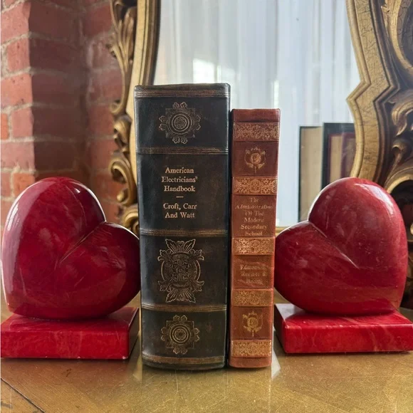 Alabaster Italian heart bookends - Picture 2 of 3